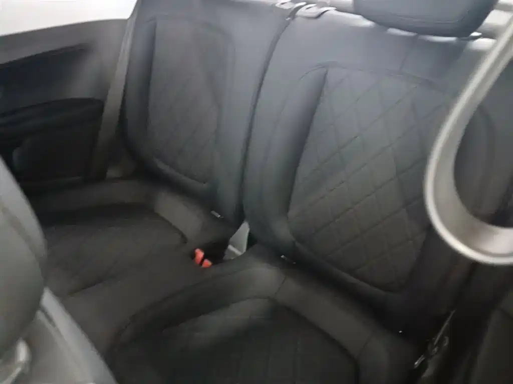 Volkswagen Beetle 2015 180TSI фото 17