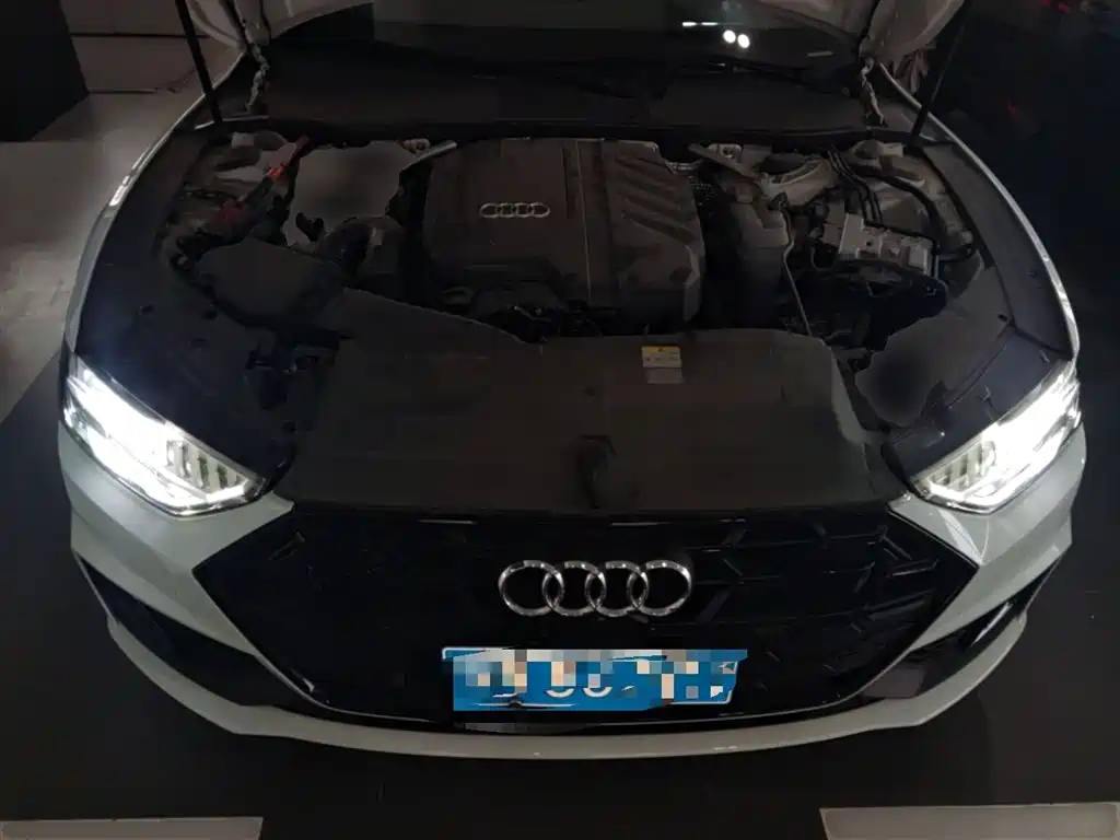 Audi A7 2023 Model 45 TFSI Premium Selection Edition фото 10