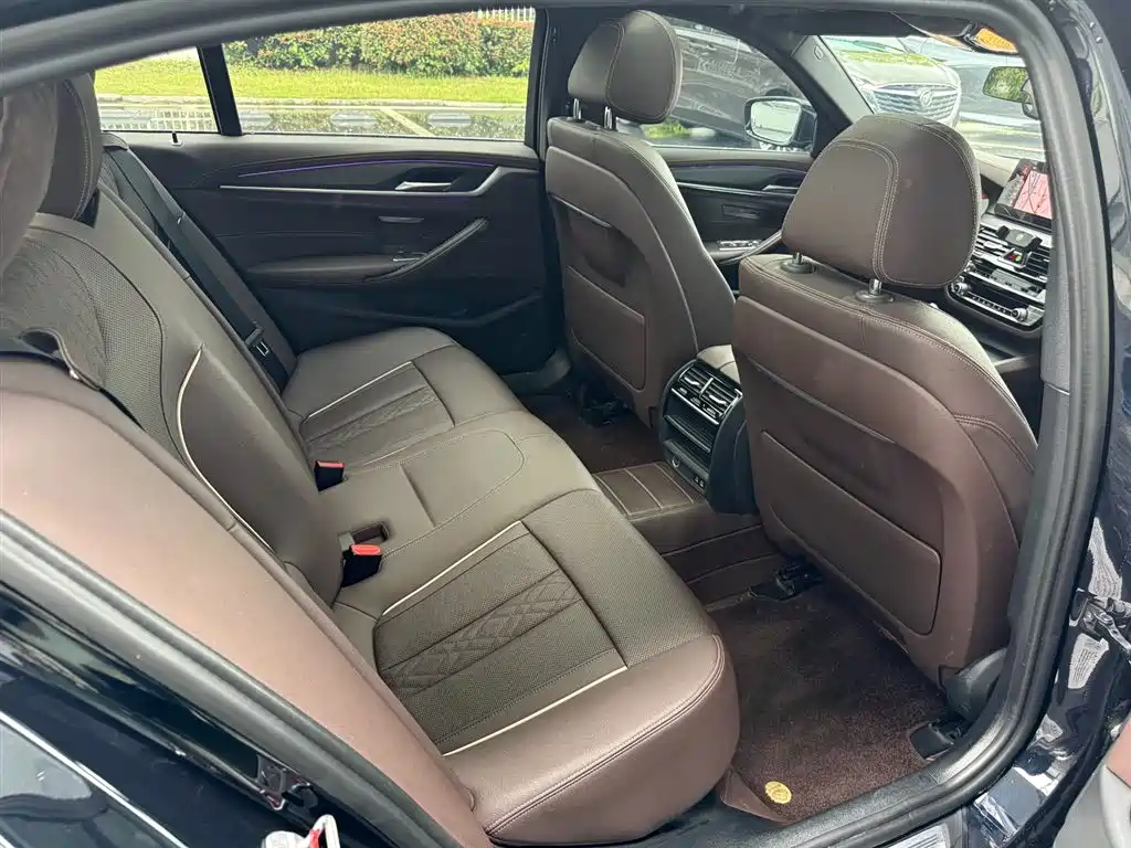 BMW 5 Series 2022 Facelift 530Li Leading M Sport Package фото 16