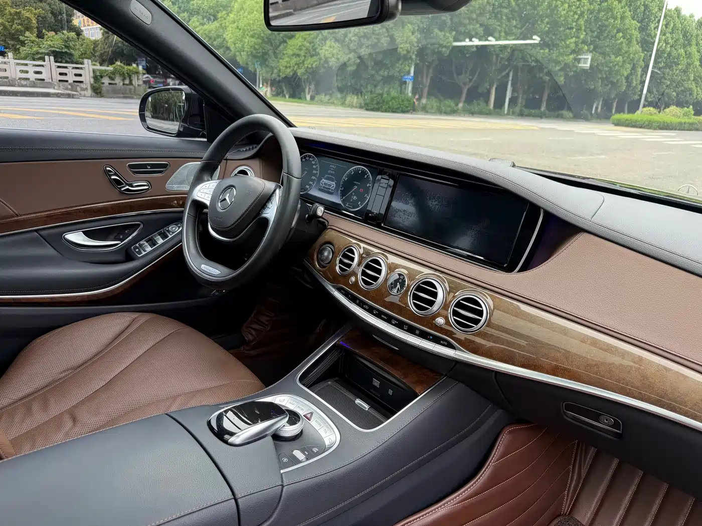 Фото 14 - Mercedes-Benz S-Class
