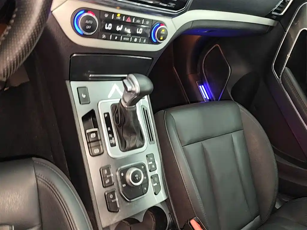 Haval H6 Coupe 2015 Model Blue Label 2.0T Automatic 2WD Elite фото 14