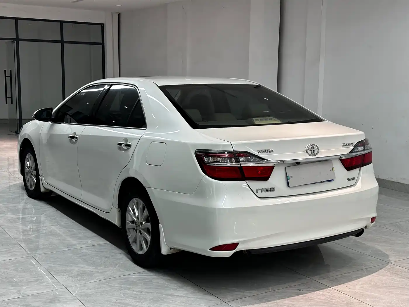 Фото 6 - Toyota Camry