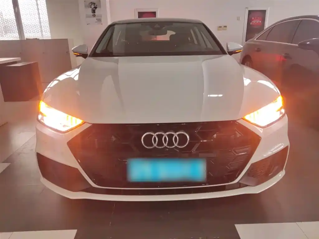Audi A7 2023 Model 45 TFSI Premium Selection Edition фото 19