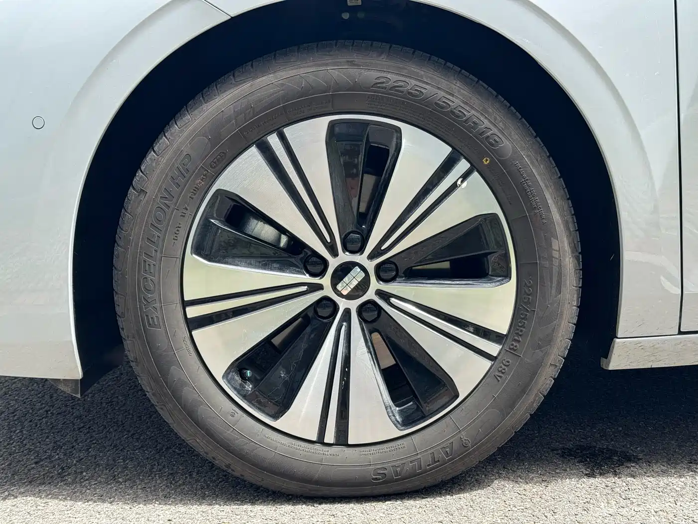 Geely Galaxy Galaxy A7 2025 EM-i 150km Explorer+ Edition фото 3