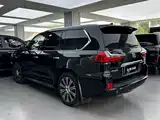 Фото 22 - Lexus LX