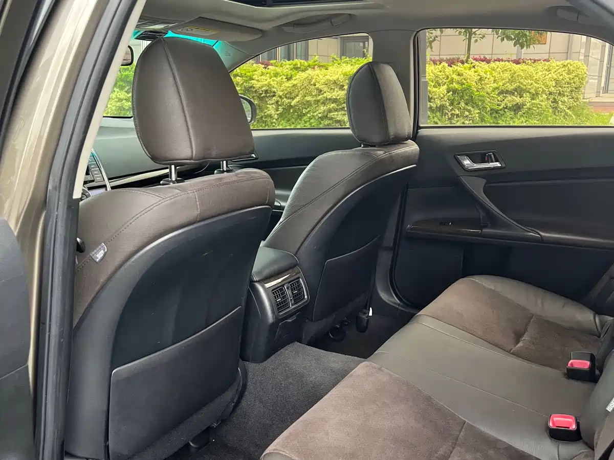Toyota Reiz 2013 2.5V Premium Edition фото 4