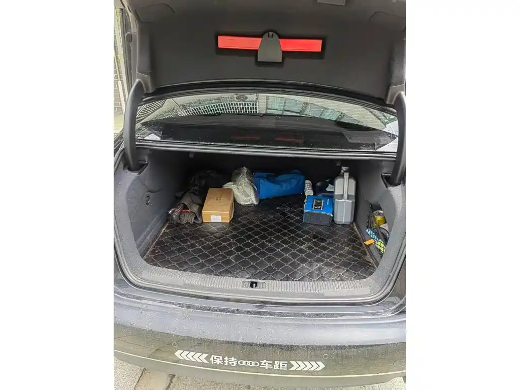 Фото 4 - Audi A6L