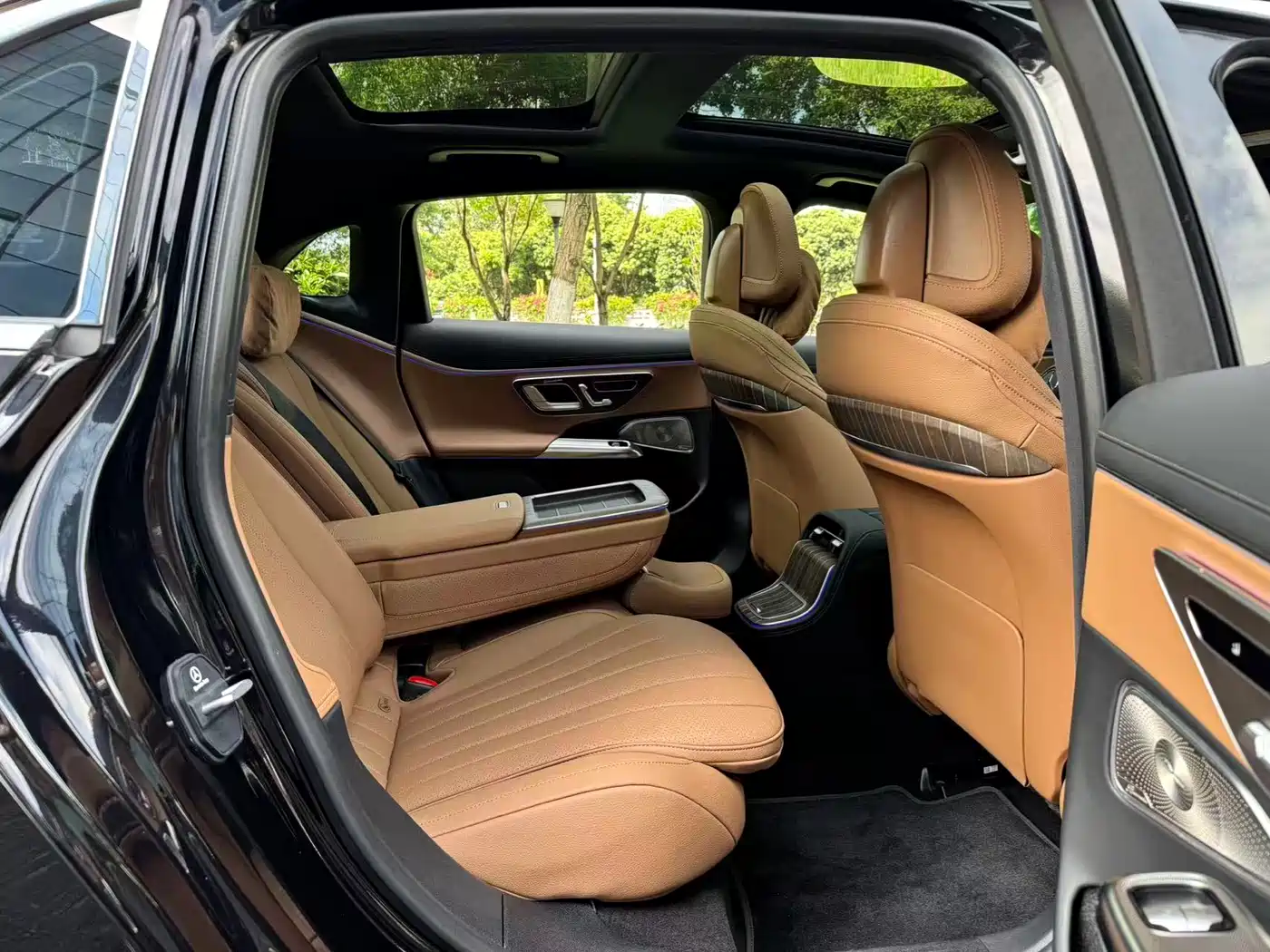 Mercedes-Benz E-Class 2024 Facelift E 300 L Luxury фото 8