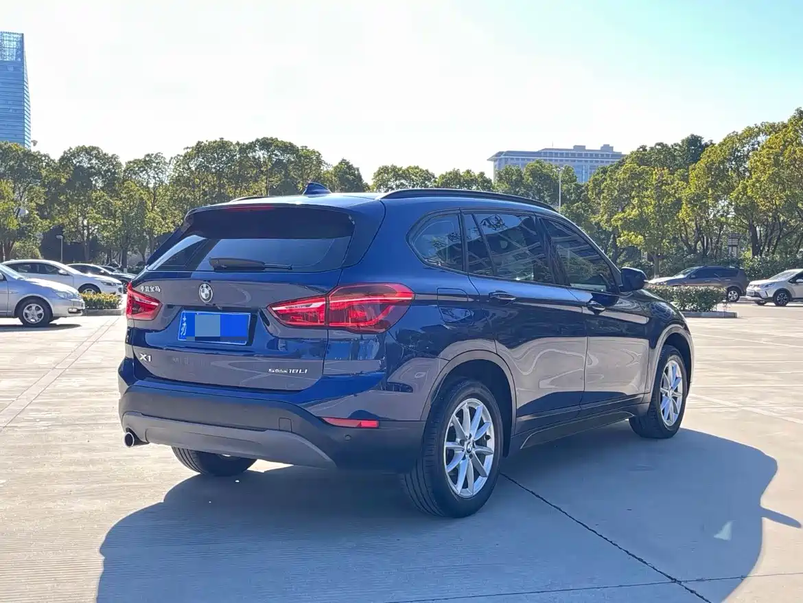 BMW X1 2019 sDrive18Li Fashion Model фото 4