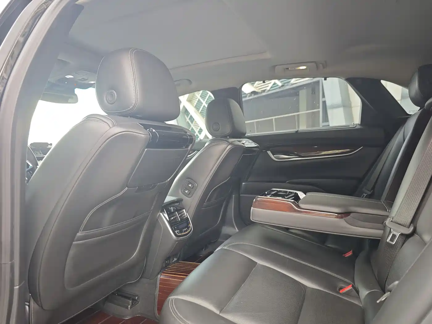Cadillac XTS 2016 28T Luxury фото 14
