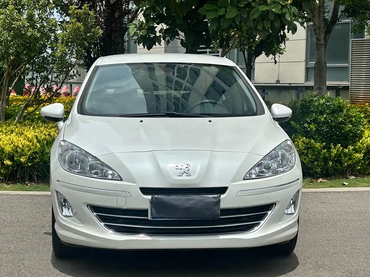 Peugeot 408 2013 2.0L Automatic Comfort Edition фото 2