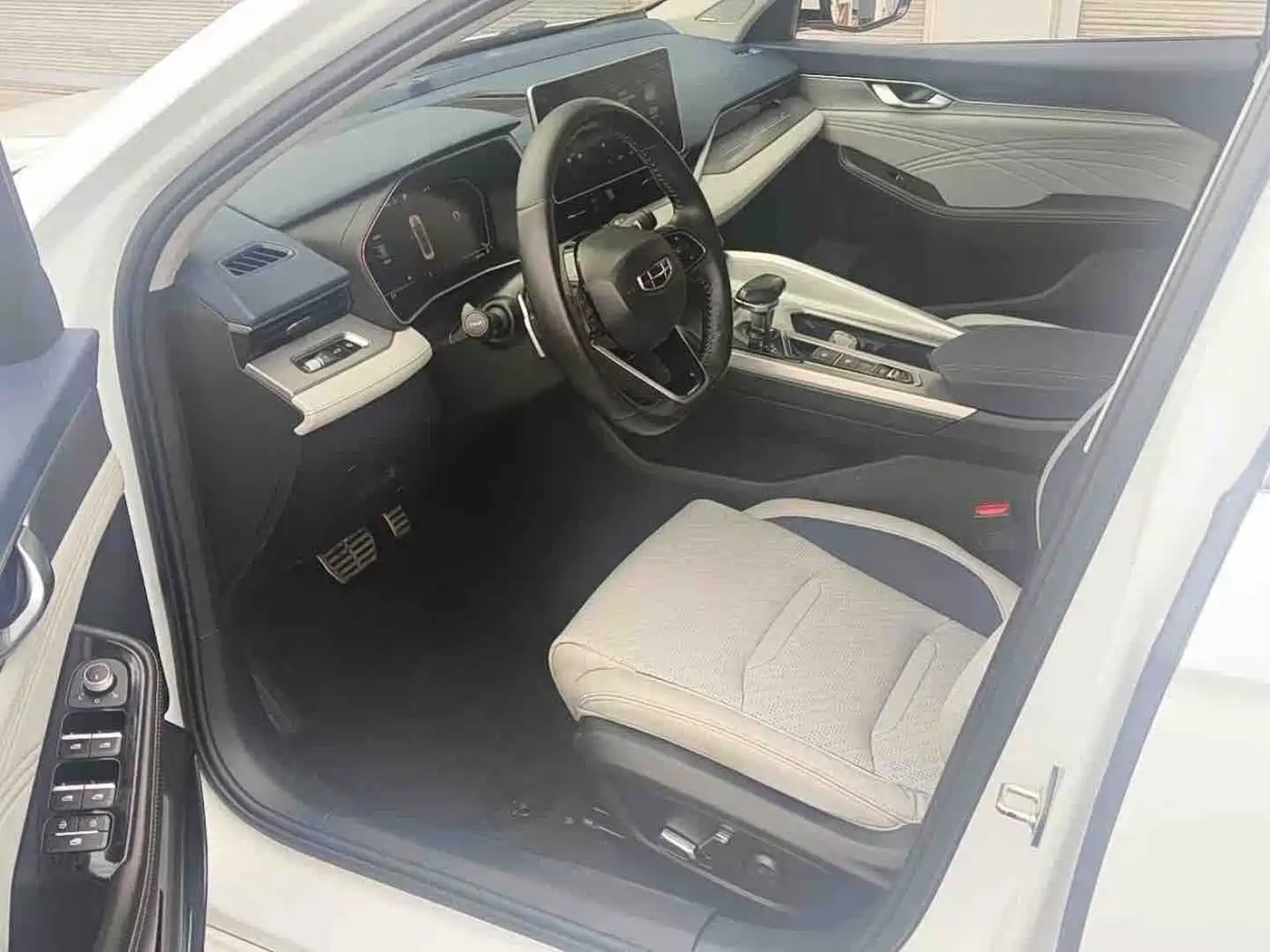 Фото 4 - Geely Preface
