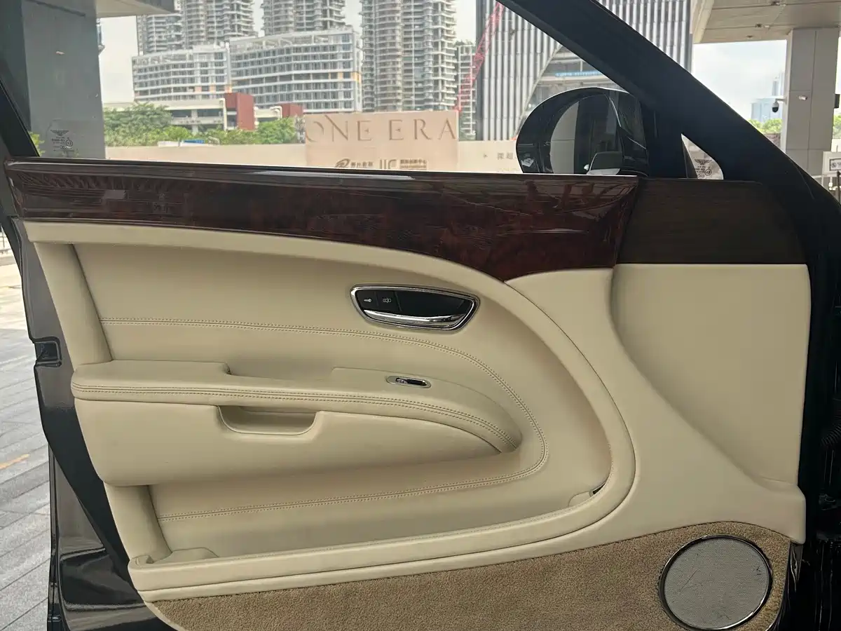 Bentley Mulsanne 2012 6.8T EIC Special Custom Edition фото 6