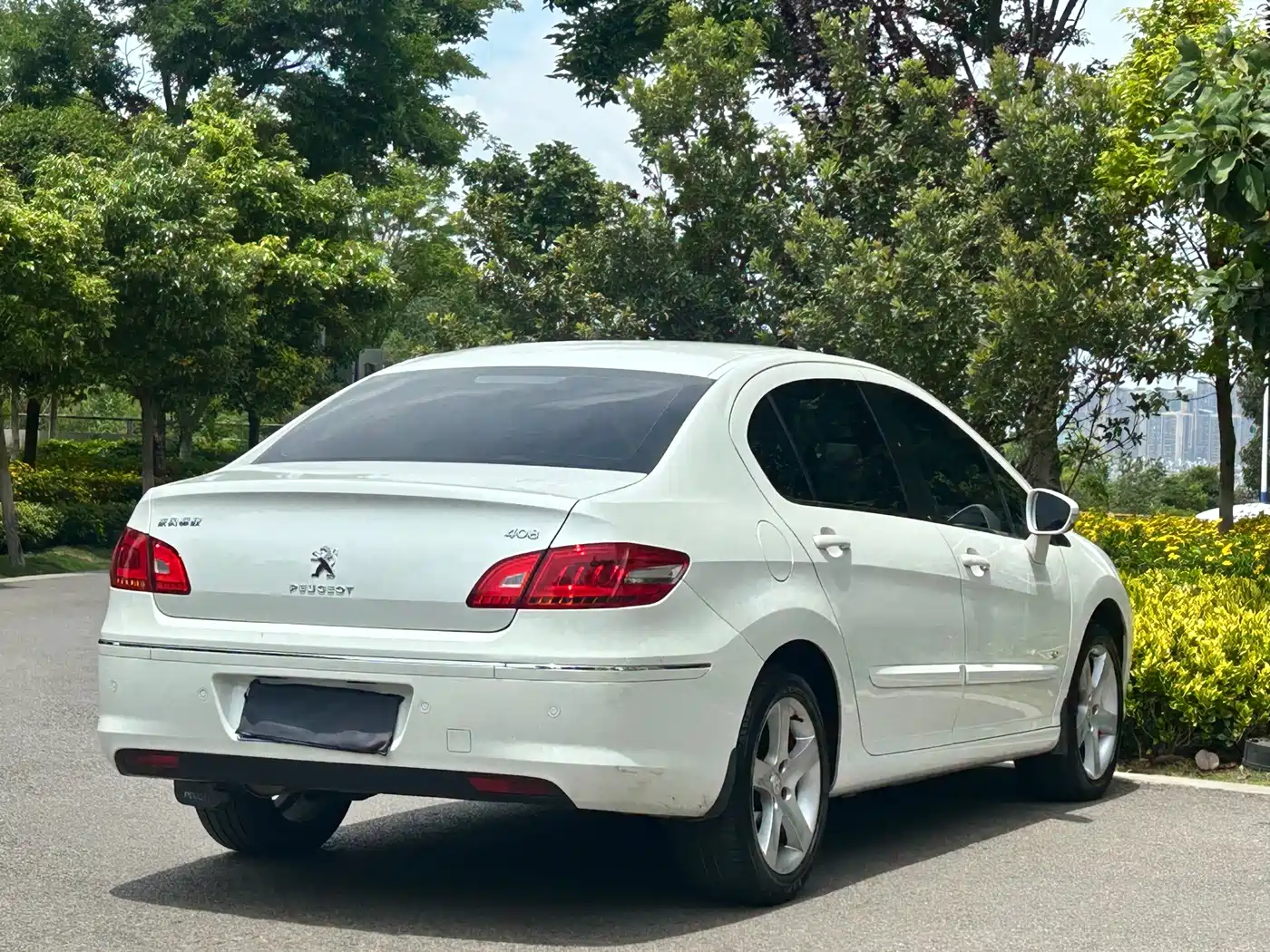 Peugeot 408 2013 2.0L Automatic Comfort Edition фото 8