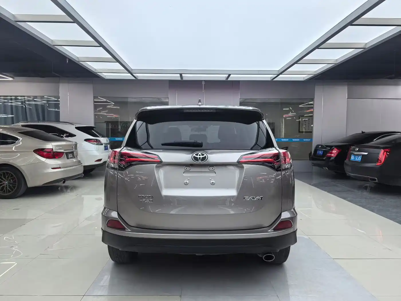Toyota RAV4 Rongfang 2016 2.0L CVT 2WD Trend (China V) фото 9