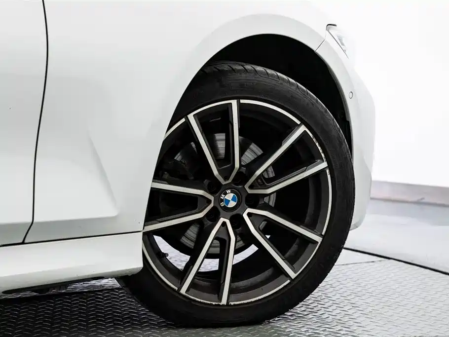 BMW 3 Series 2021 325Li M Sport Package фото 19