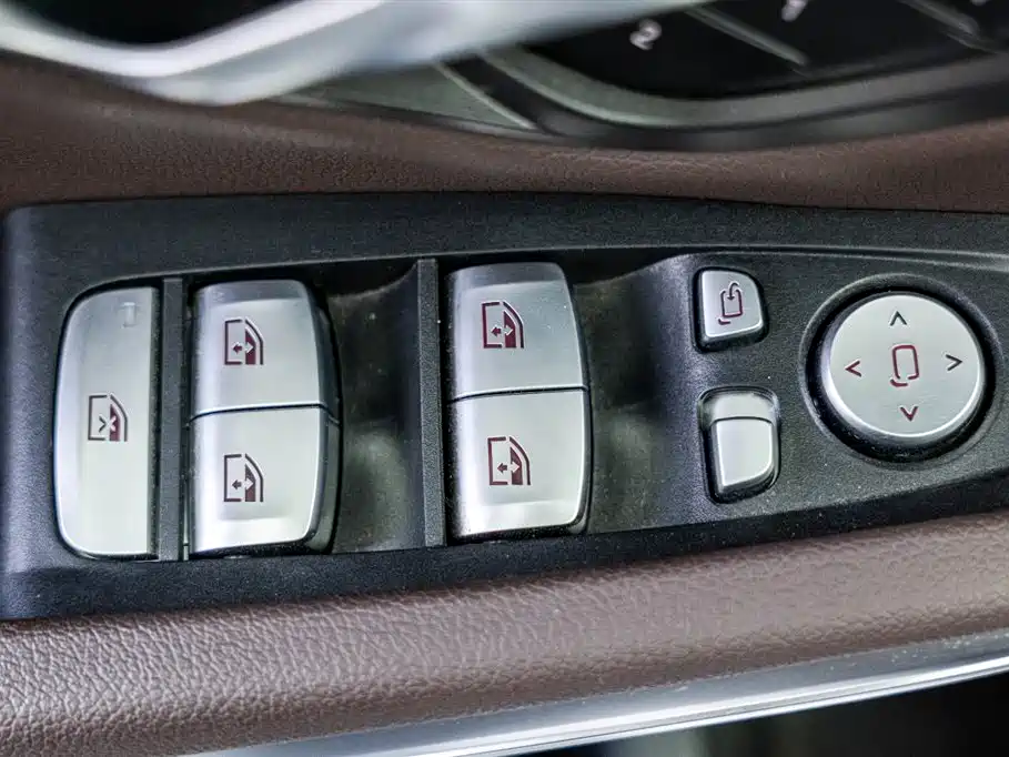 BMW 3 Series 2021 325Li M Sport Package фото 15