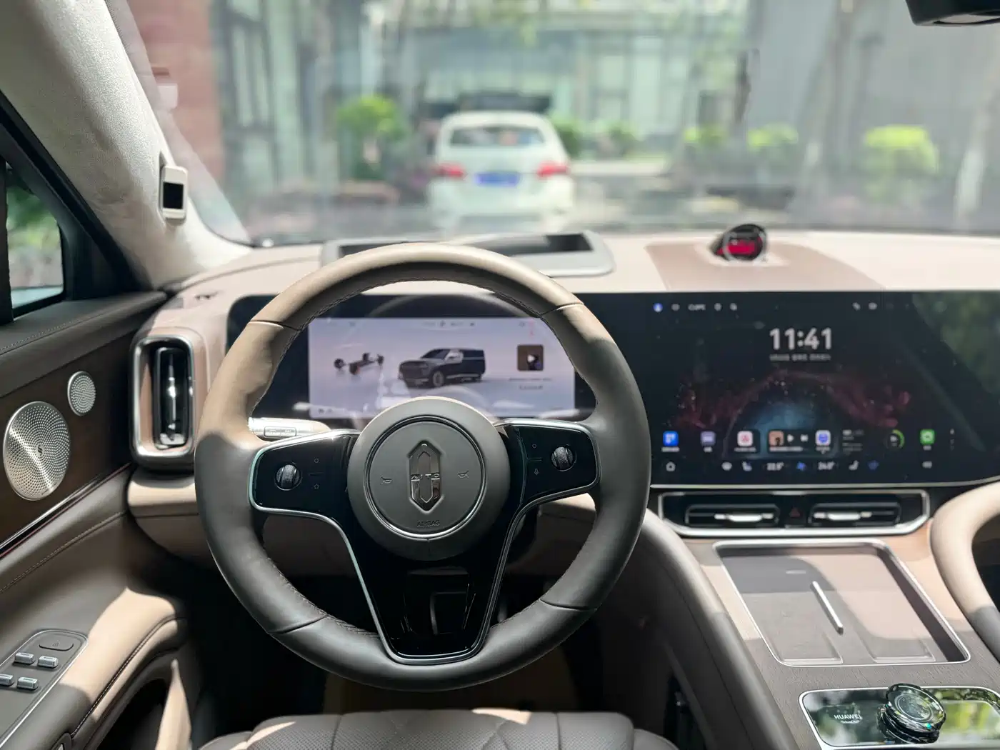 AITO Wenjie AITO M9 2024 Pure Electric Max Edition 100kWh 6-Seater фото 8