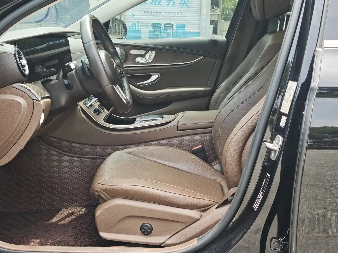 Mercedes-Benz E-Class 2020 E 300 L Luxury Model фото 8