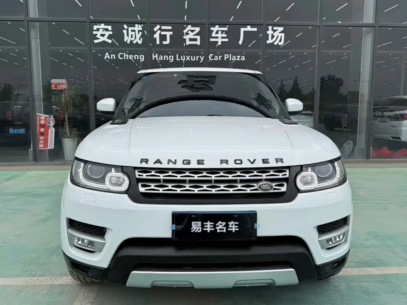 Land Rover Range Rover Sport 2014 3.0 SC V6 HSE фото 2