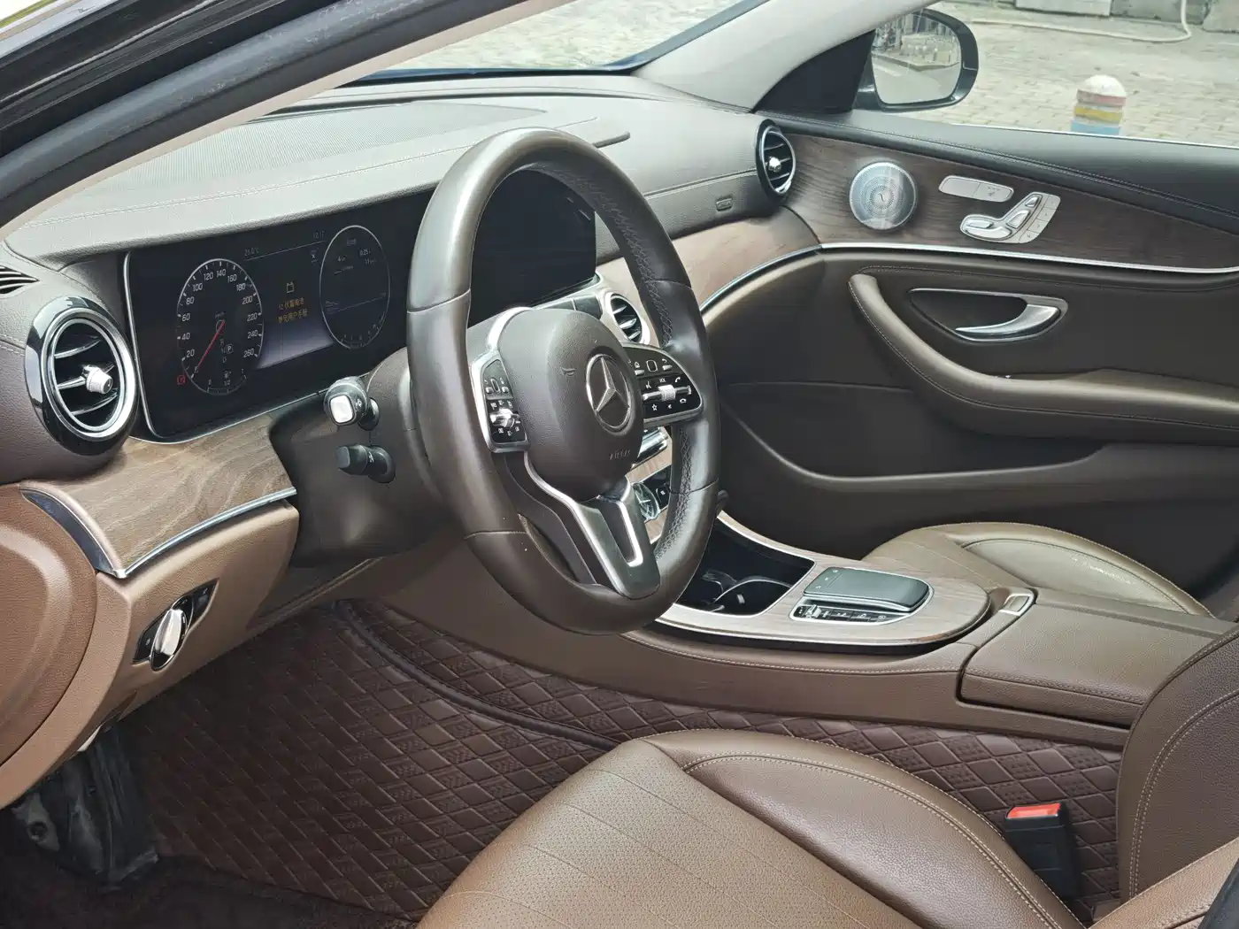 Mercedes-Benz E-Class 2020 E 300 L Luxury Model фото 7