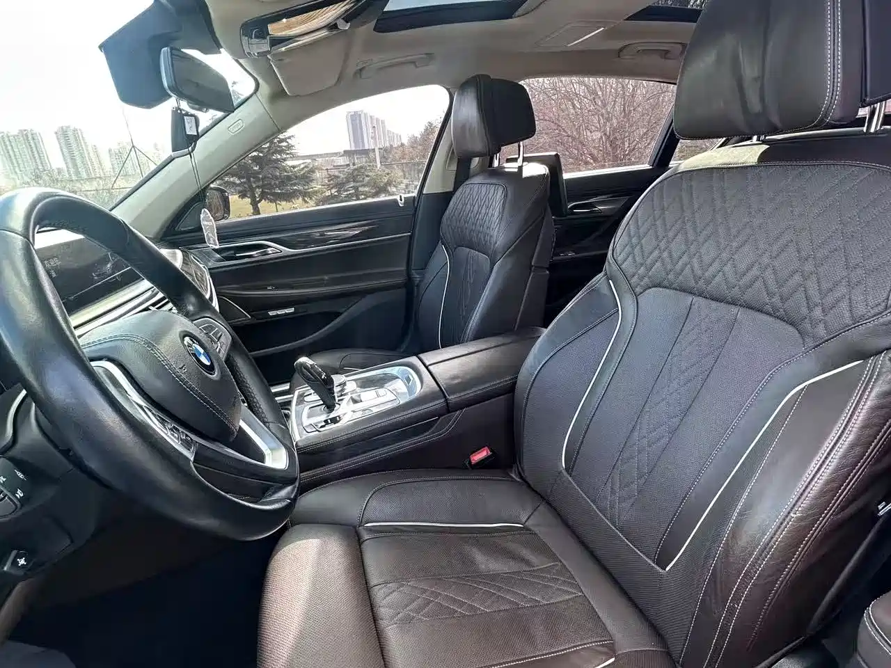 BMW 7 Series 2016 740Li Leading Edition фото 7