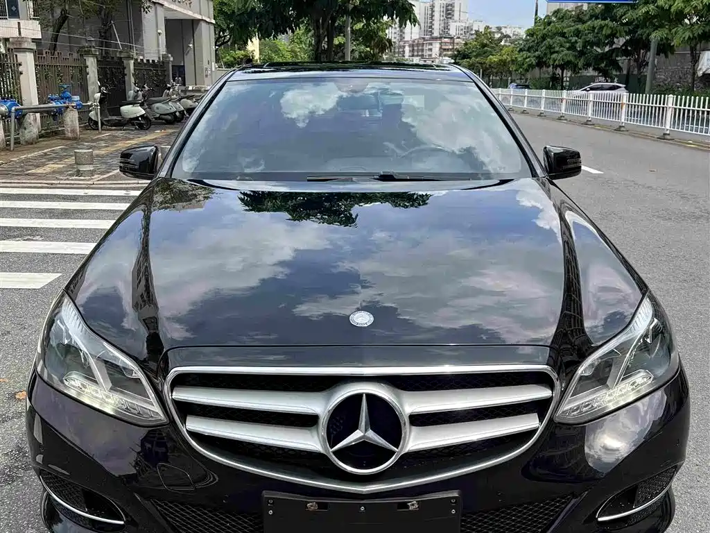 صورة 14 - Mercedes-Benz E-Class