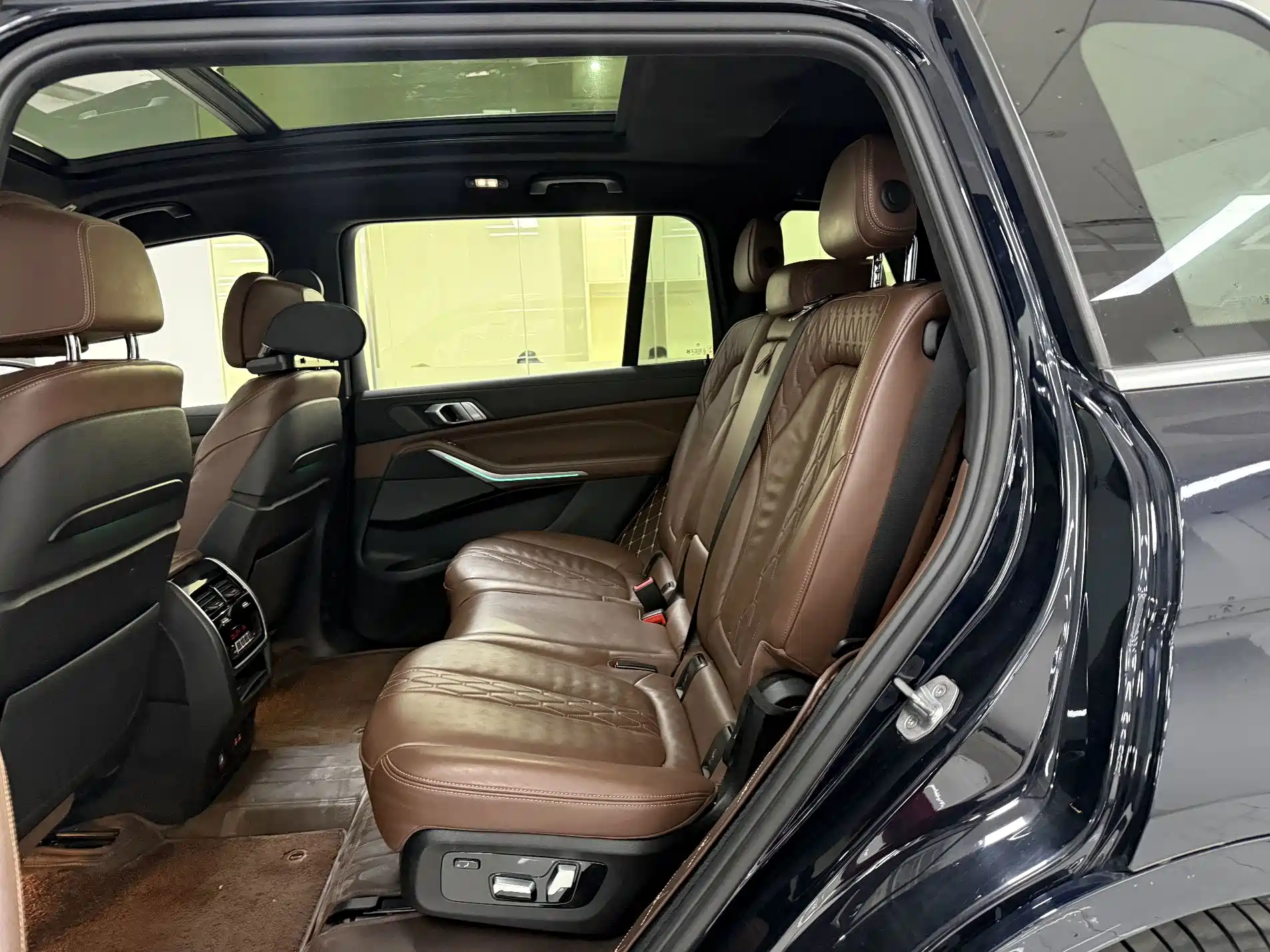 Photo 14 - BMW X7