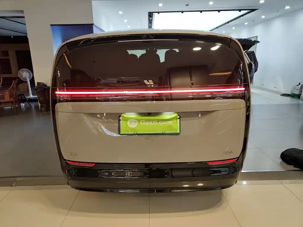 Li Auto MEGA 2025 2025 Model Home Family Special Edition
