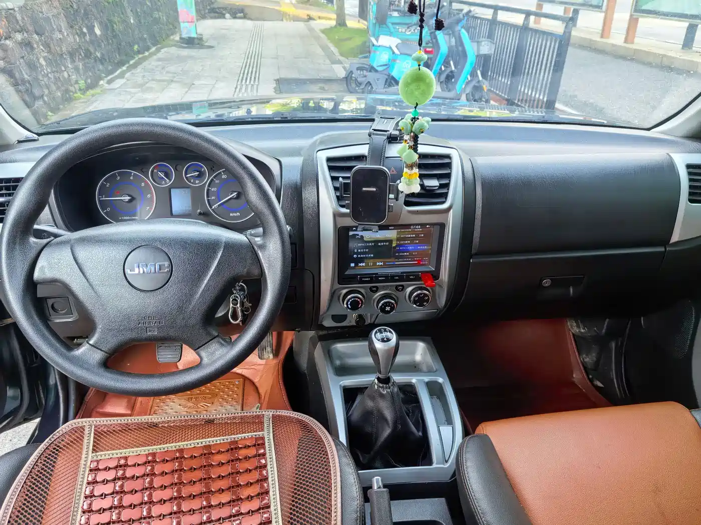 Jiangling Baodian 2017 2016 2.8T New Value Diesel 2WD Standard Cargo Luxury JX493ZLQ4G