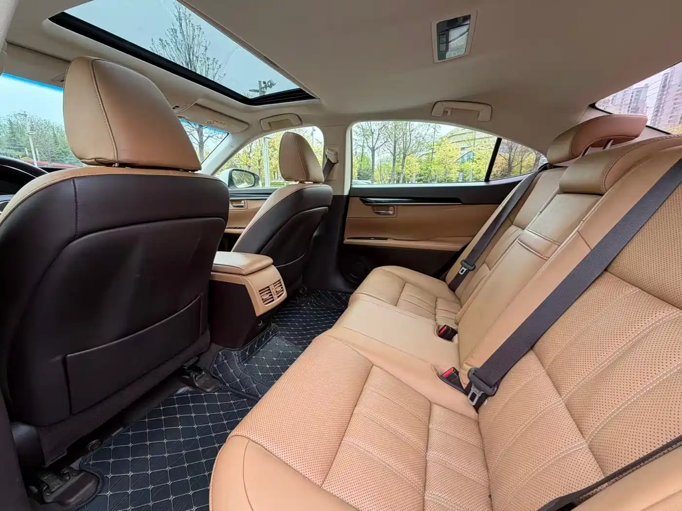 Lexus ES 2015 200 Elite Edition фото 8