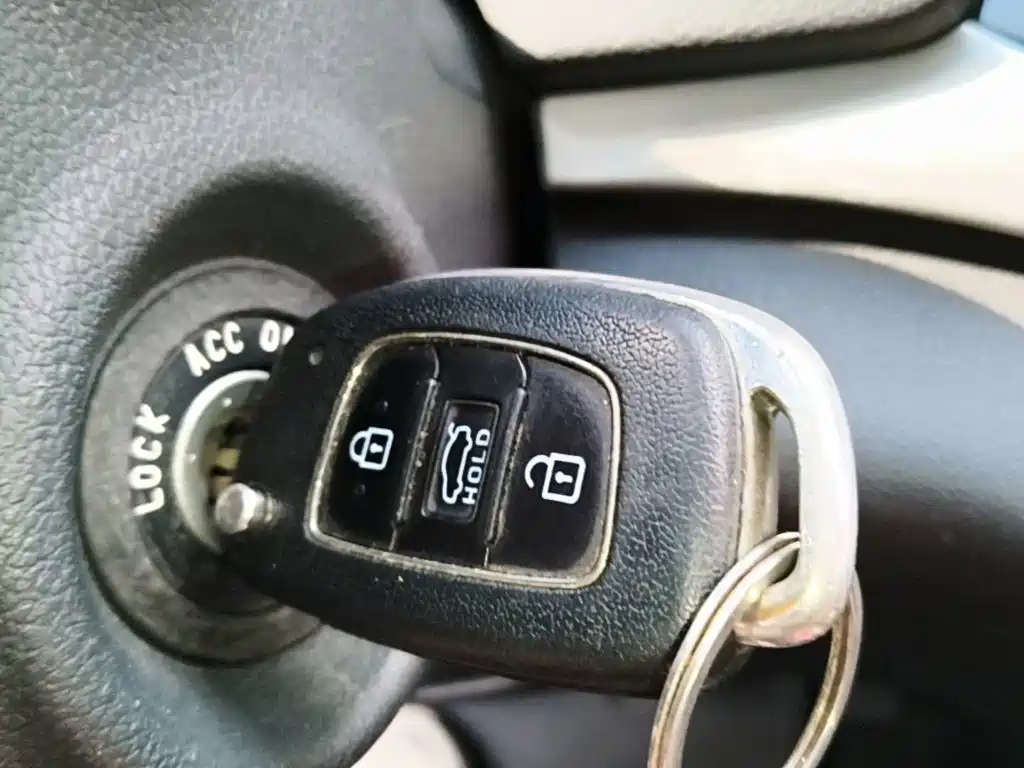 Photo 9 - Hyundai Elantra
