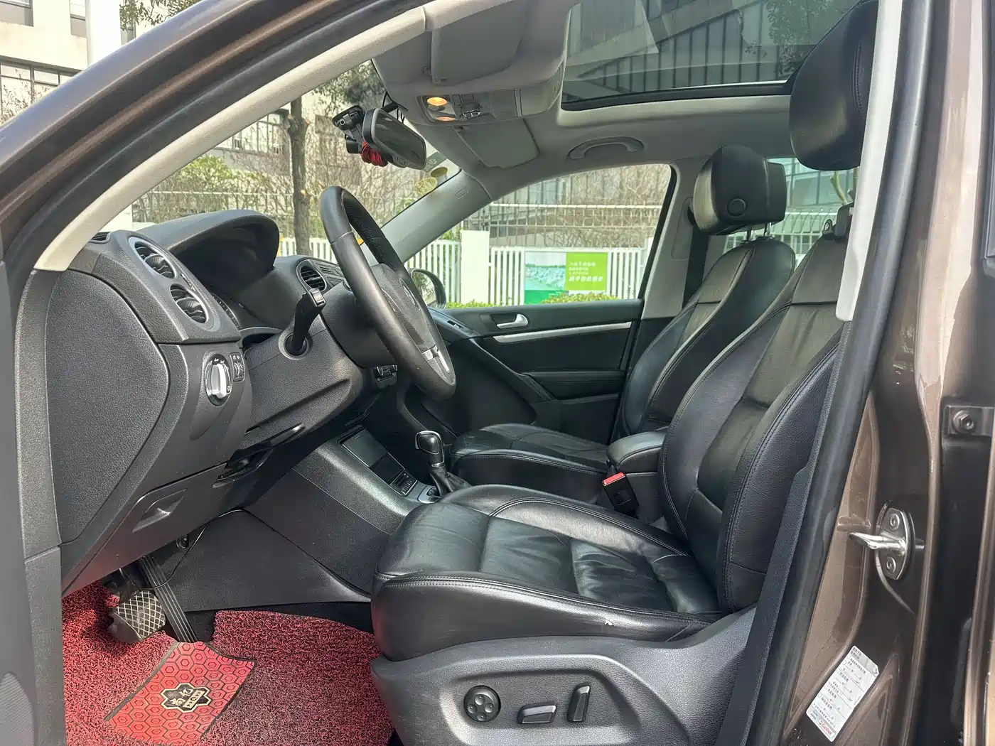 Volkswagen Tiguan 2012 2.0TSI Comfort фото 11
