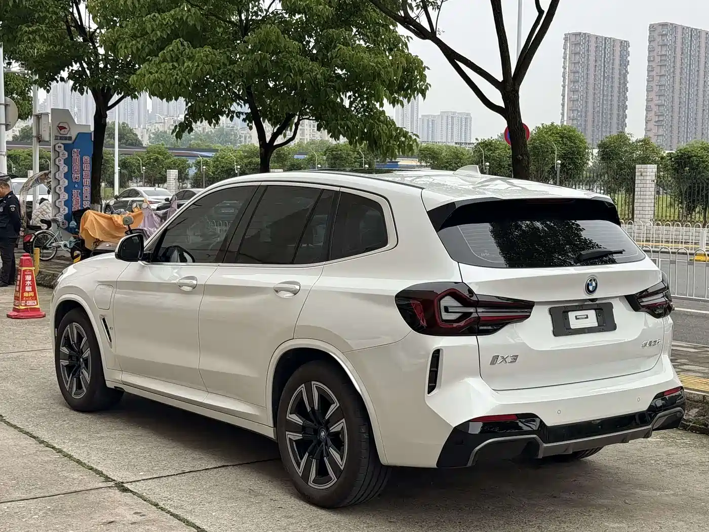 BMW iX3 2022 Facelift Leading Model фото 14