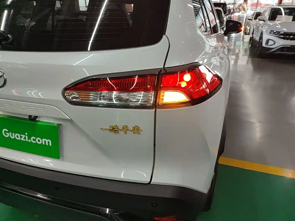 Toyota Frontlander 2023 2.0L CVT Leading Edition фото 8