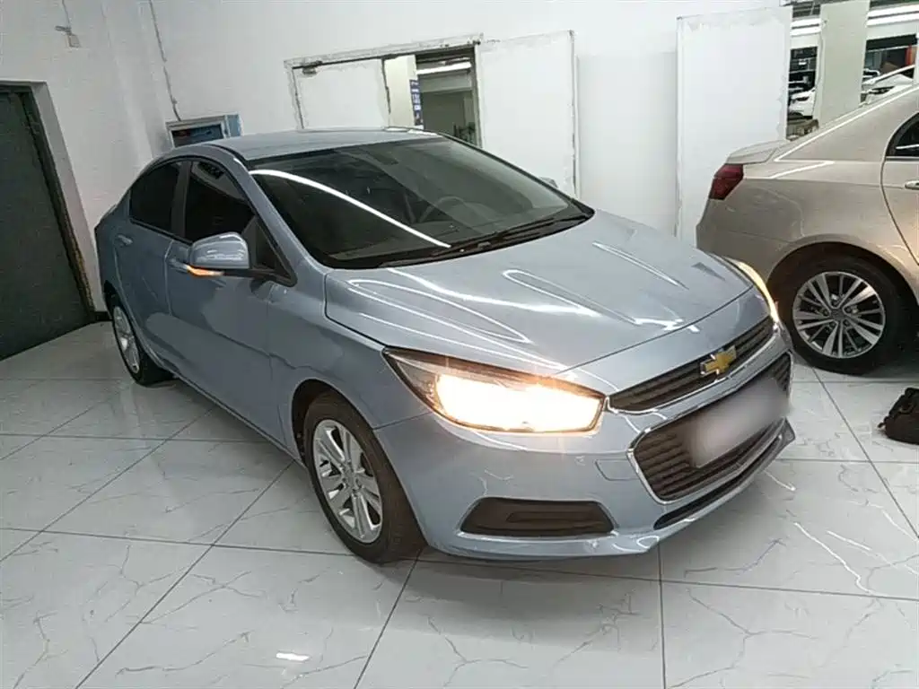 Chevrolet Cruze 2015 1.5L Automatic Fashion Navigation Edition фото 4