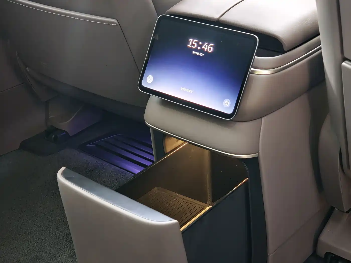 NIO ES8 2025 2025 Model 6-Seat Executive Luxury Edition