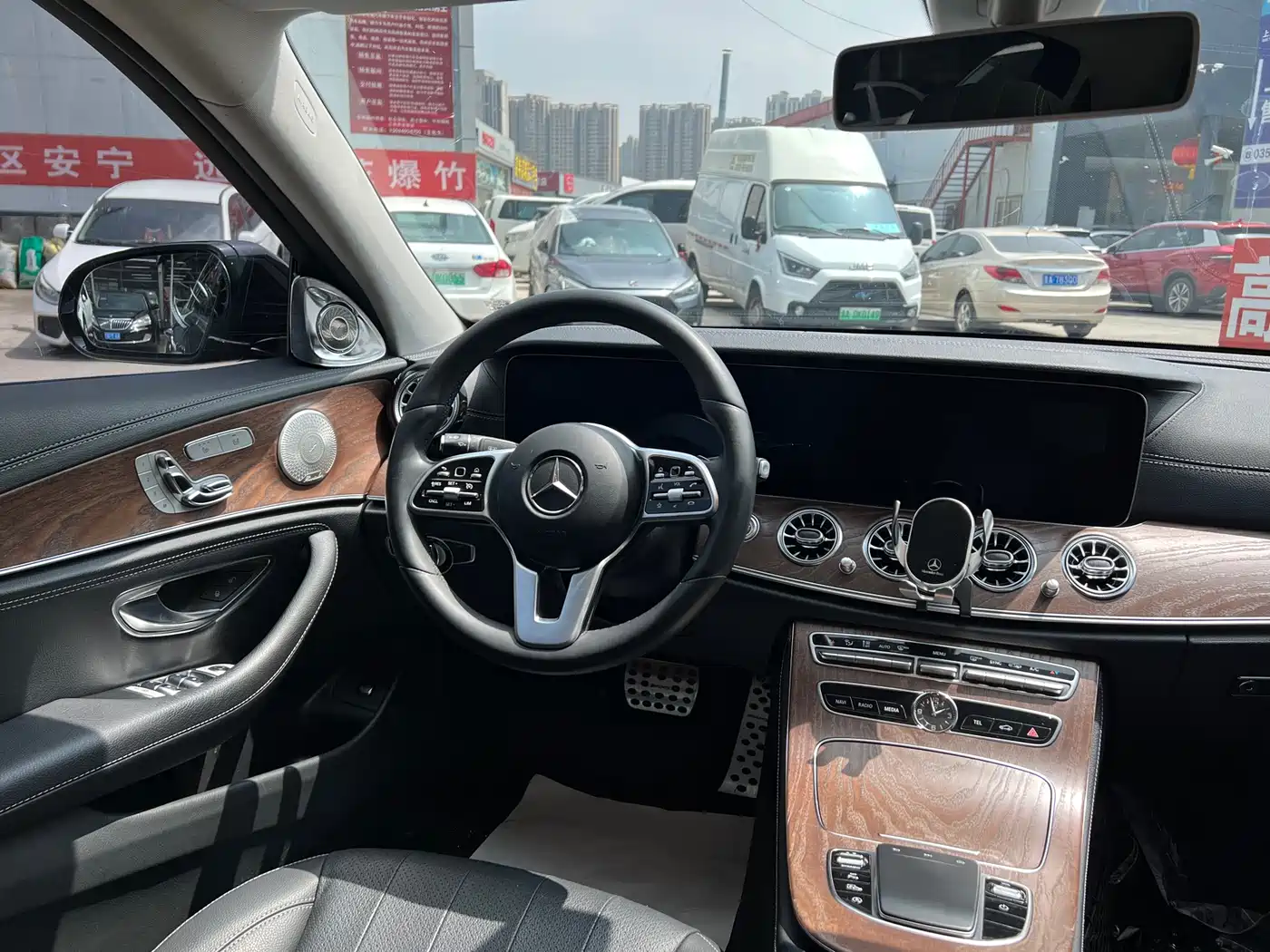 Mercedes-Benz E-Class 2019 E 300 L Fashion фото 15