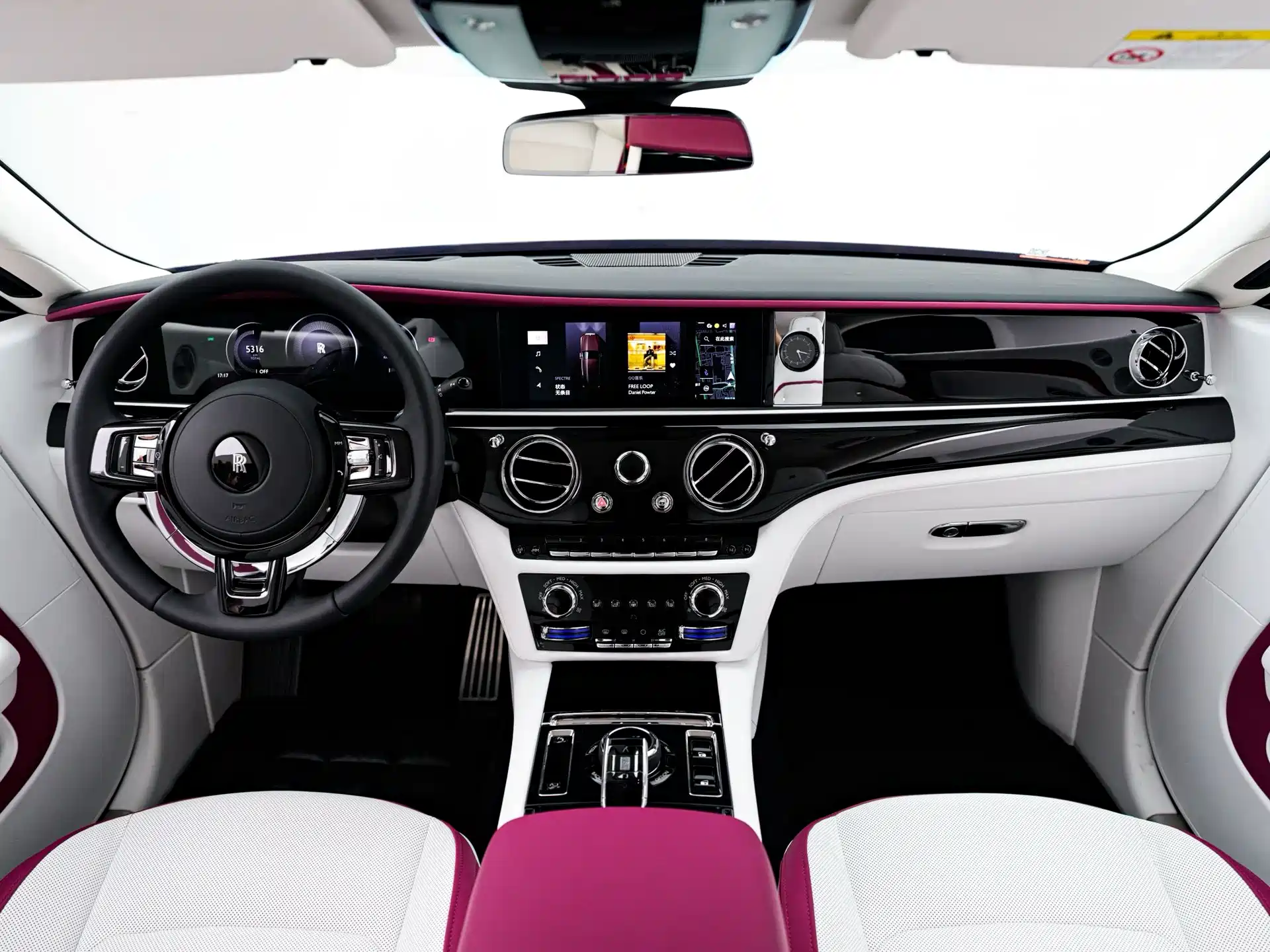 Фото 20 - Rolls-Royce Spectre