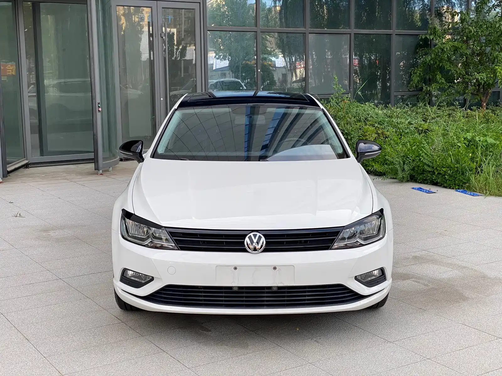 صورة 2 - Volkswagen Lamando