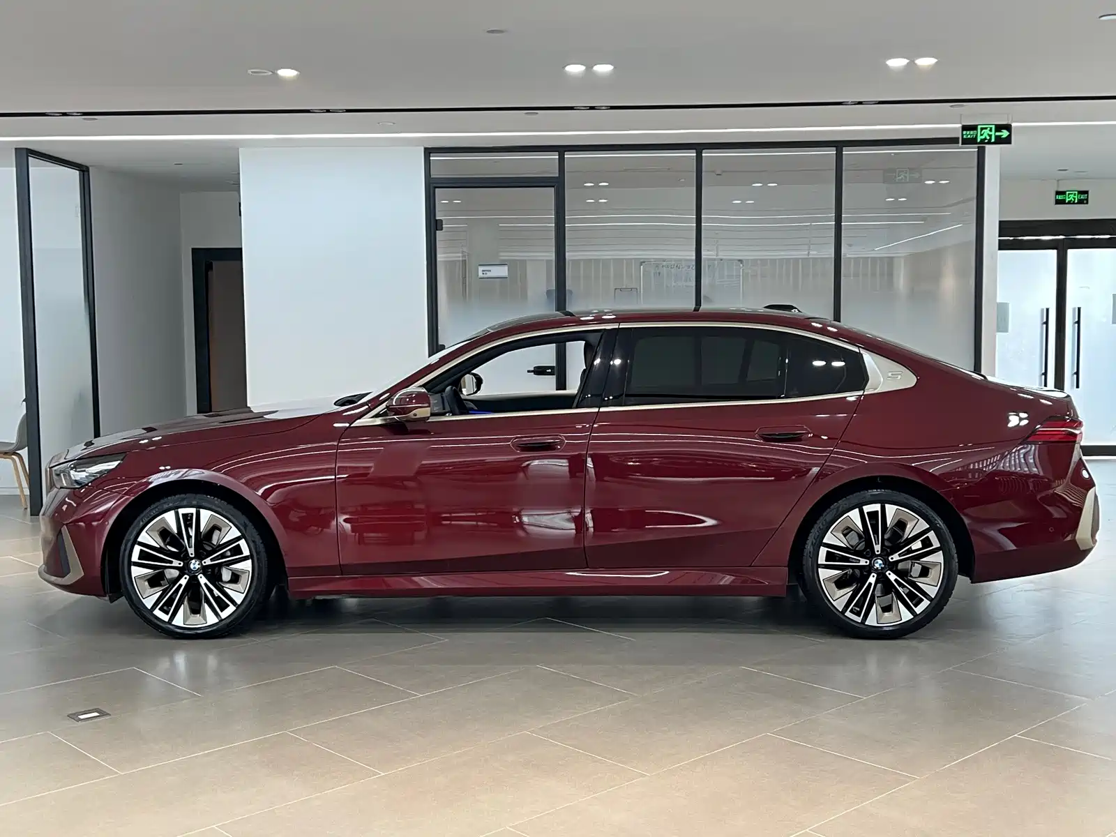 صورة 17 - BMW 5 Series