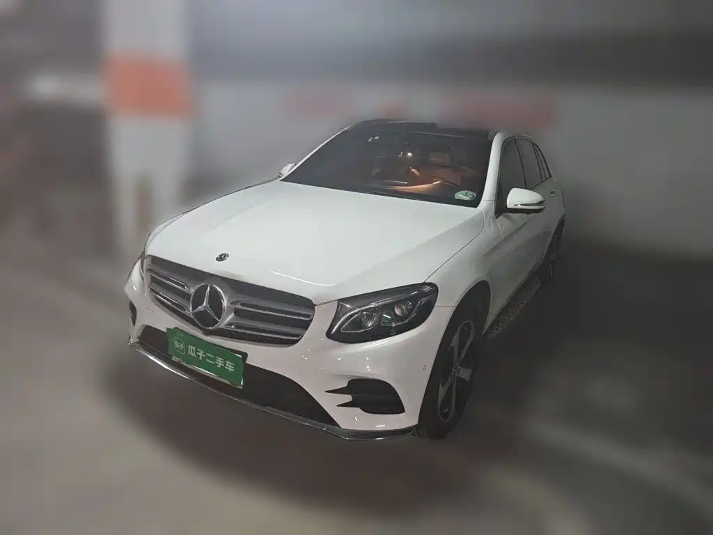 Photo 1 - Mercedes-Benz GLC