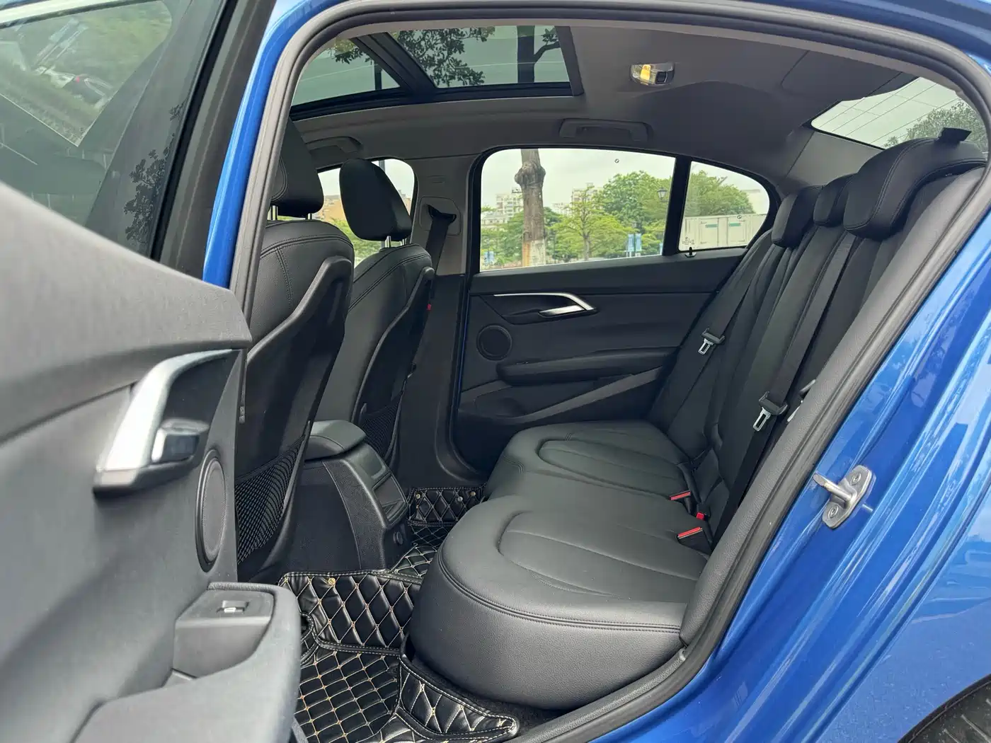 BMW 1 Series 2017 118i Sport фото 14