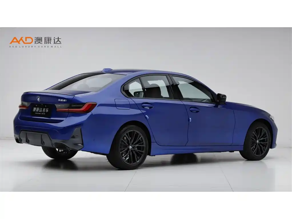 BMW 3 Series 2023 325i M Sport Black Night Package фото 3
