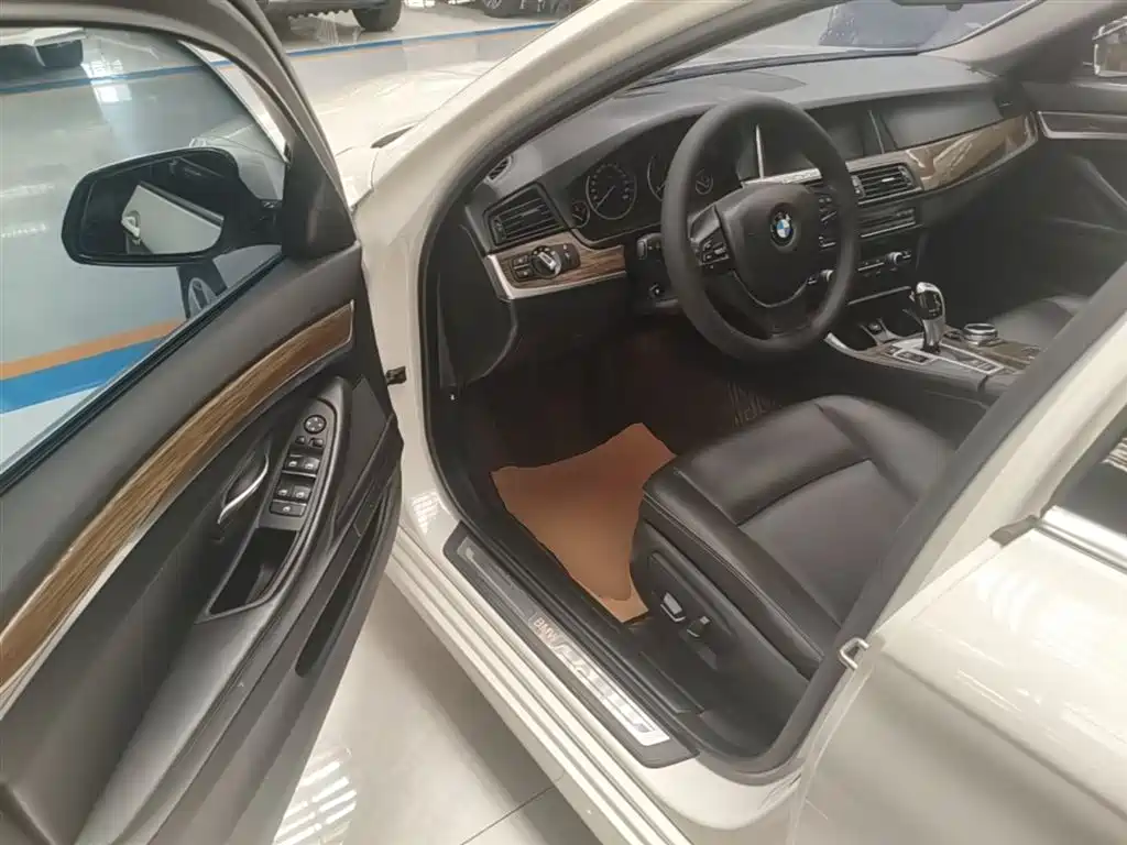 BMW 5 Series 2014 525Li Fashion Design Package фото 16