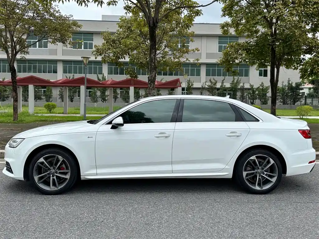 Audi A4L 2017 Plus 40 TFSI Sport фото 5