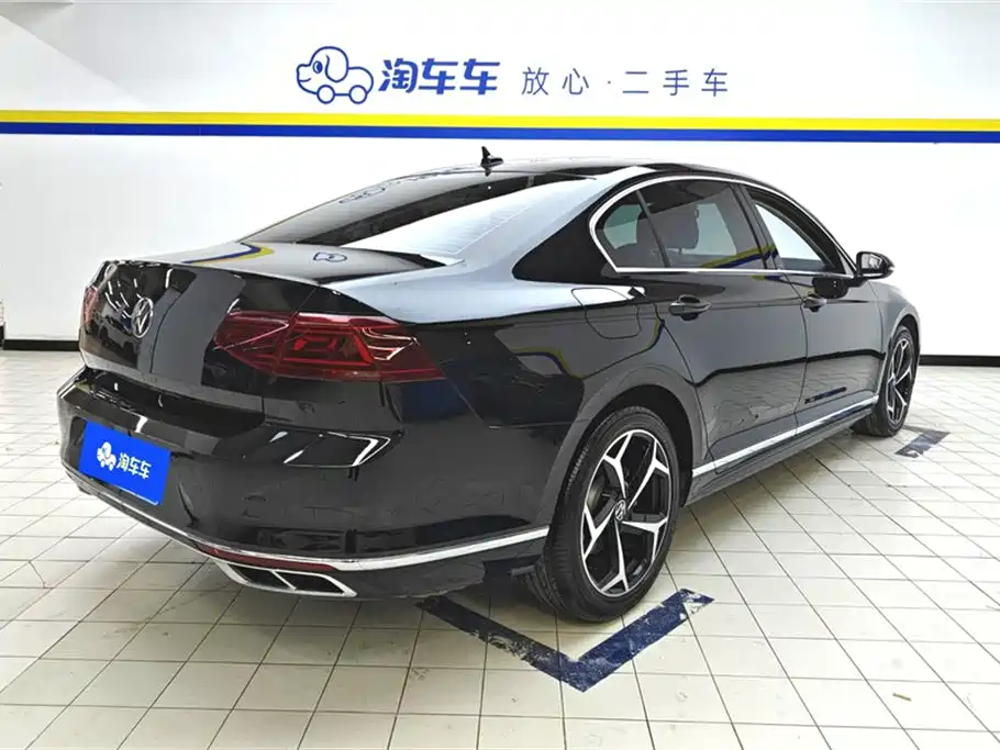 Volkswagen Magotan 2023 2 Million Units Anniversary Edition 330TSI DSG Leading Type фото 3