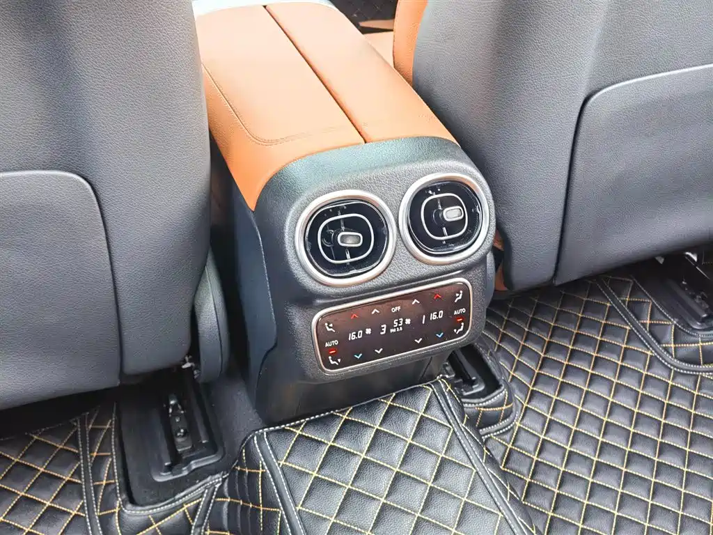 Mercedes-Benz GLC 2025 Facelift GLC 260 L 4MATIC Dynamic фото 34