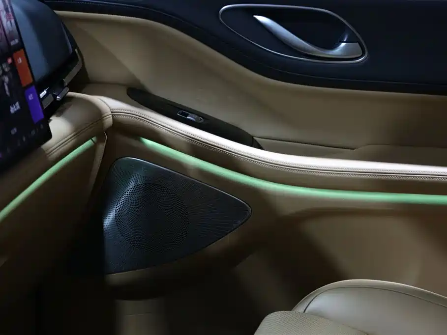 Voyah Auto Voyah Dreamer 2025 PHEV AWD Flagship Kunpeng Edition фото 12