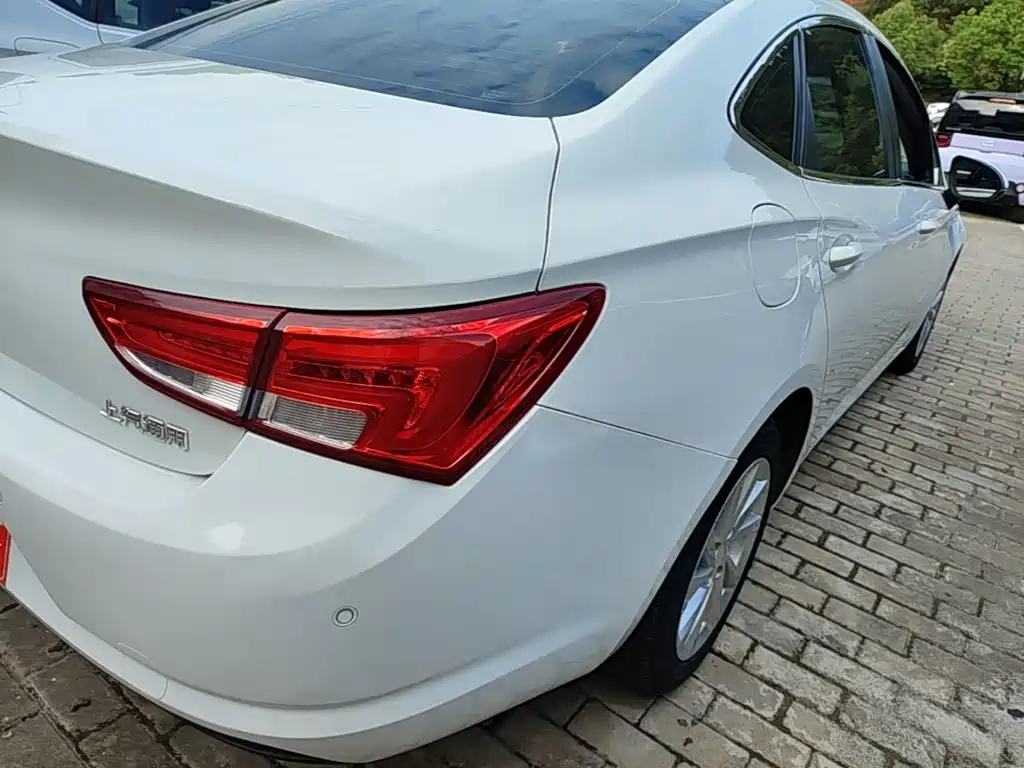 Фото 8 - Buick Verano